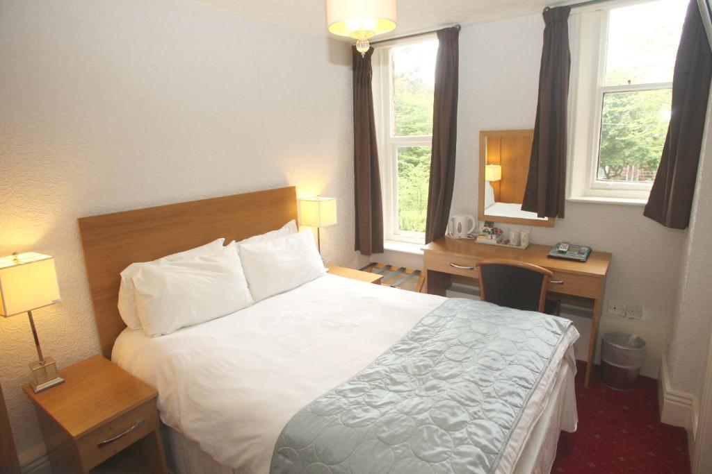 Cliff Lawn Hotel Leeds  Kamer foto